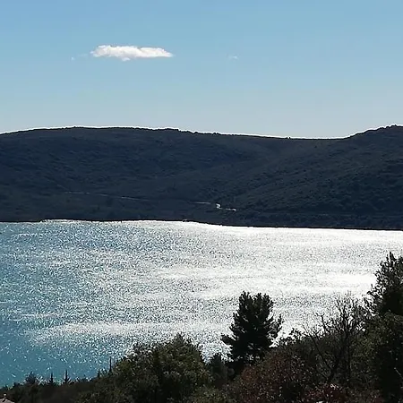Gorges Du Verdon 3 Etoiles Proche Du De Ste Croix Nbres Activites Nautiques Randonnees Entoure De Champs De Lavandes 4 Pers キャンプ場 *
